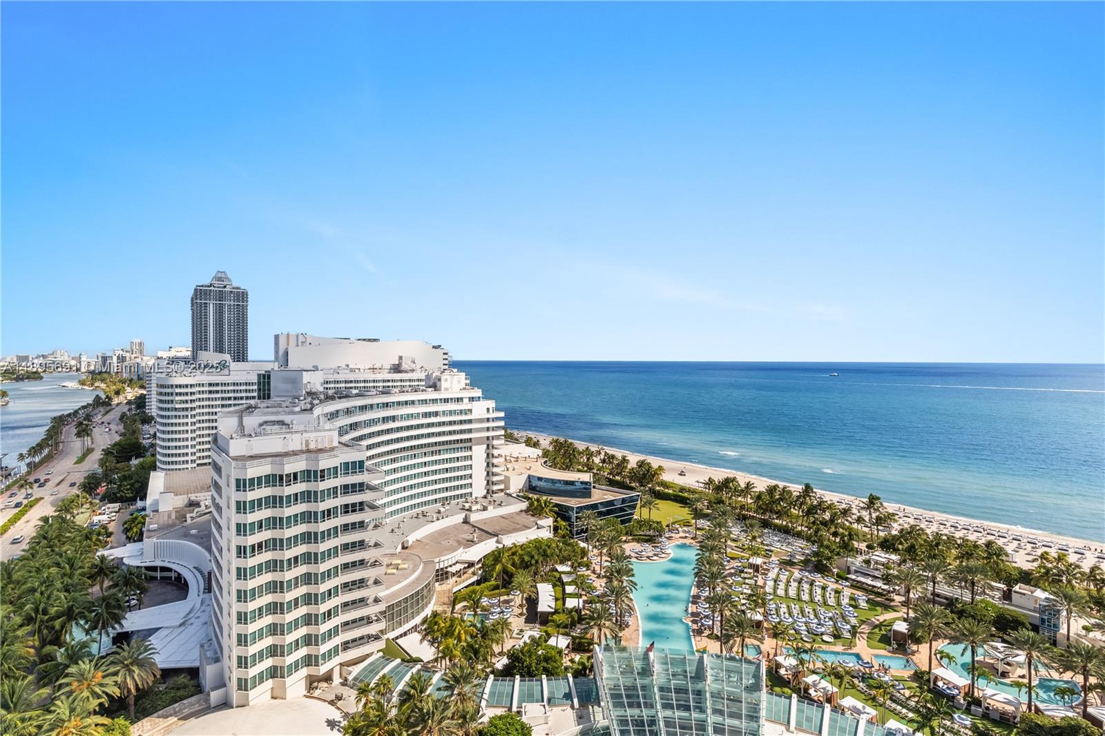 4401 Collins Ave 2011