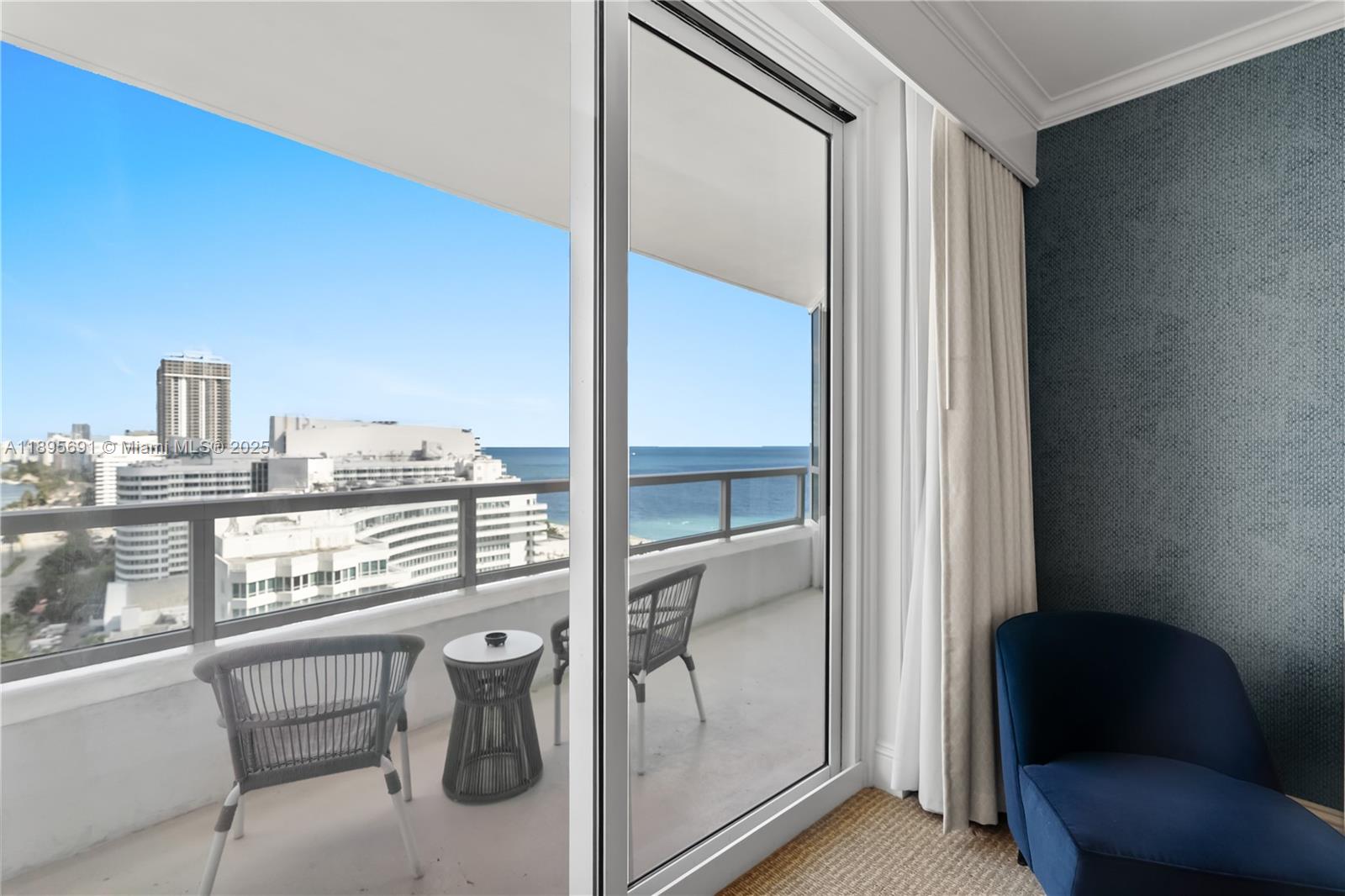 4401 Collins Ave 2011