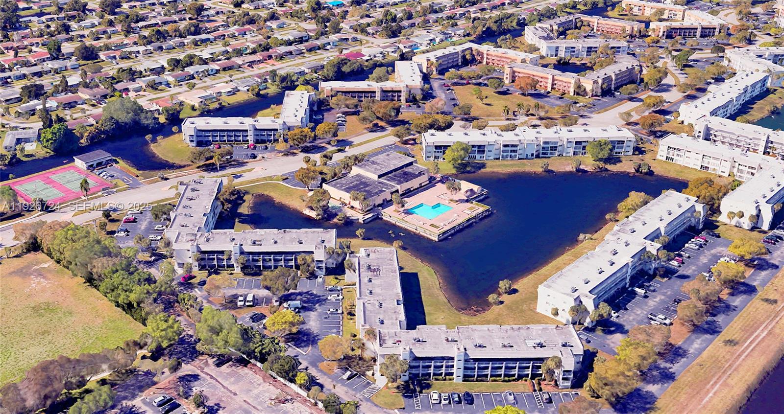 SUNRISE LAKES 54 CONDO - Residential Lease