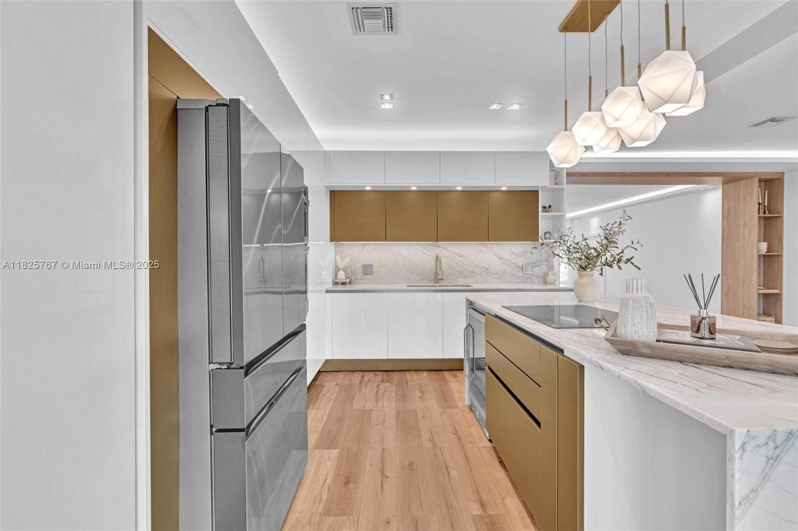 ALTOS DEL MAR NO 6 - Residential