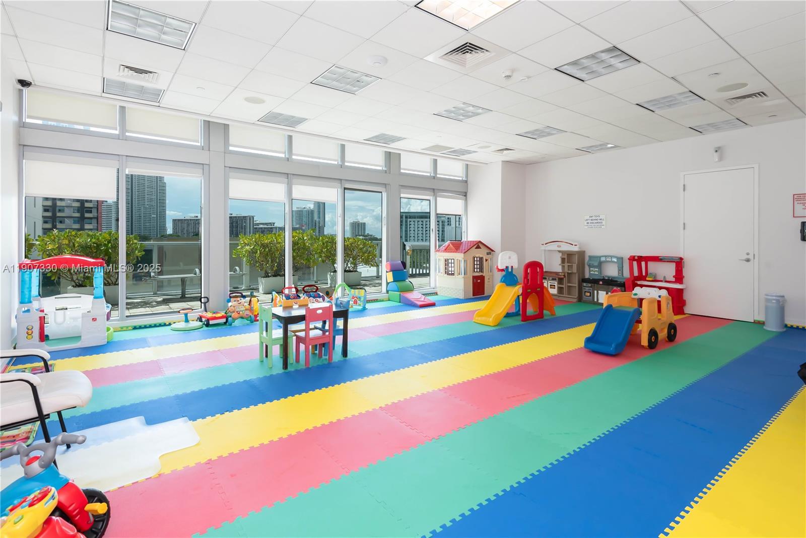 THE AXIS ON BRICKELL COND - Residential Lease