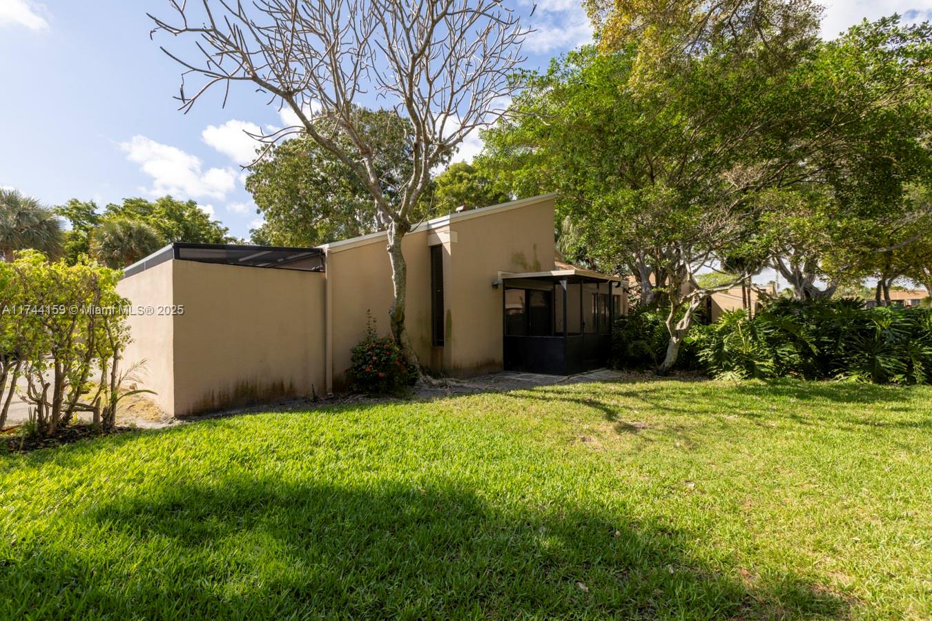 BOCA VILLAGE PH I-A CONDO - Residential