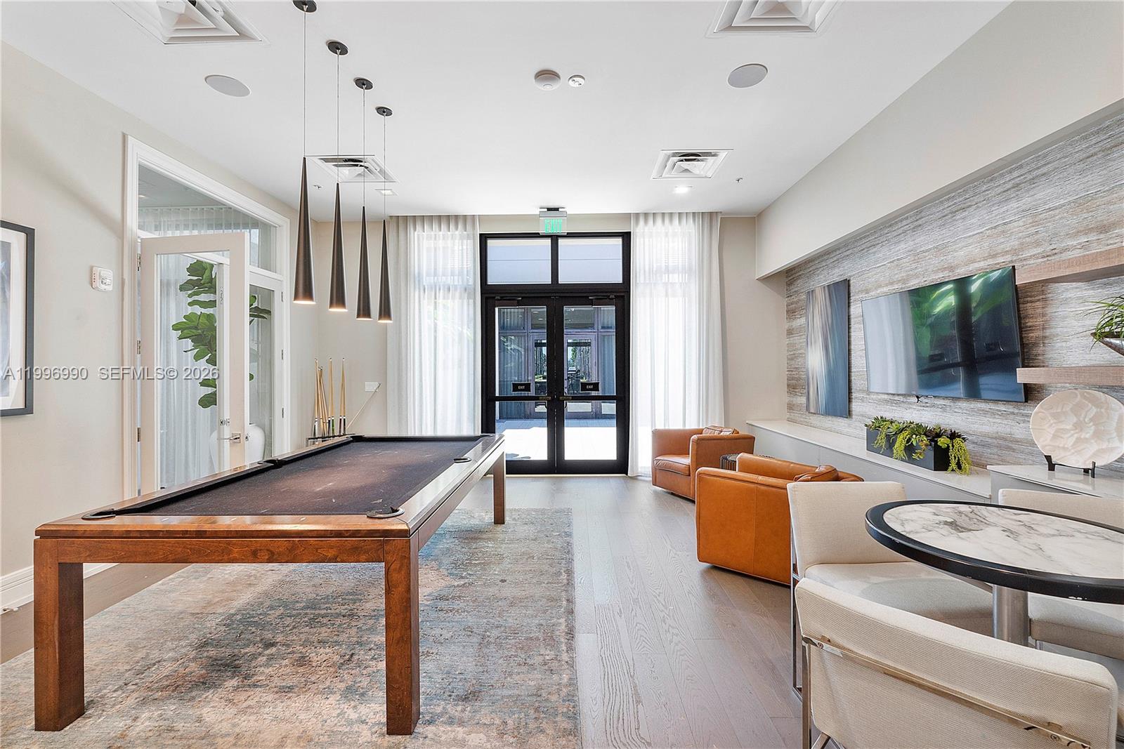 DOWNTOWN DORAL SOUTH PHAS - Residential