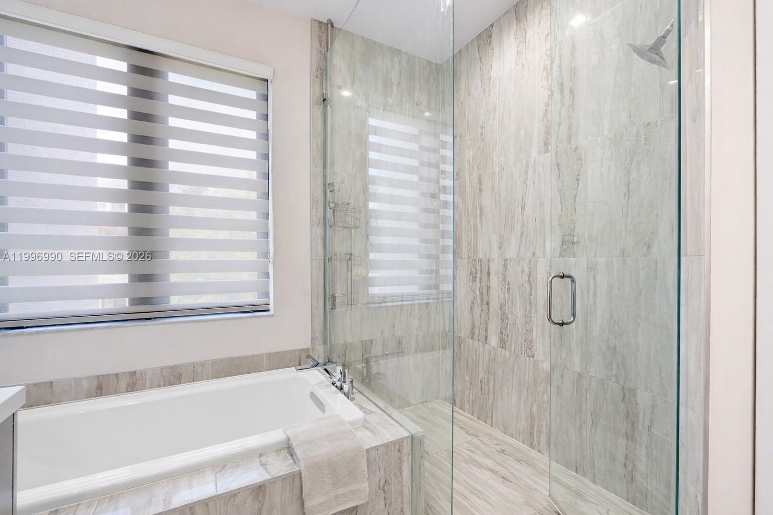 DOWNTOWN DORAL SOUTH PHAS - Residential