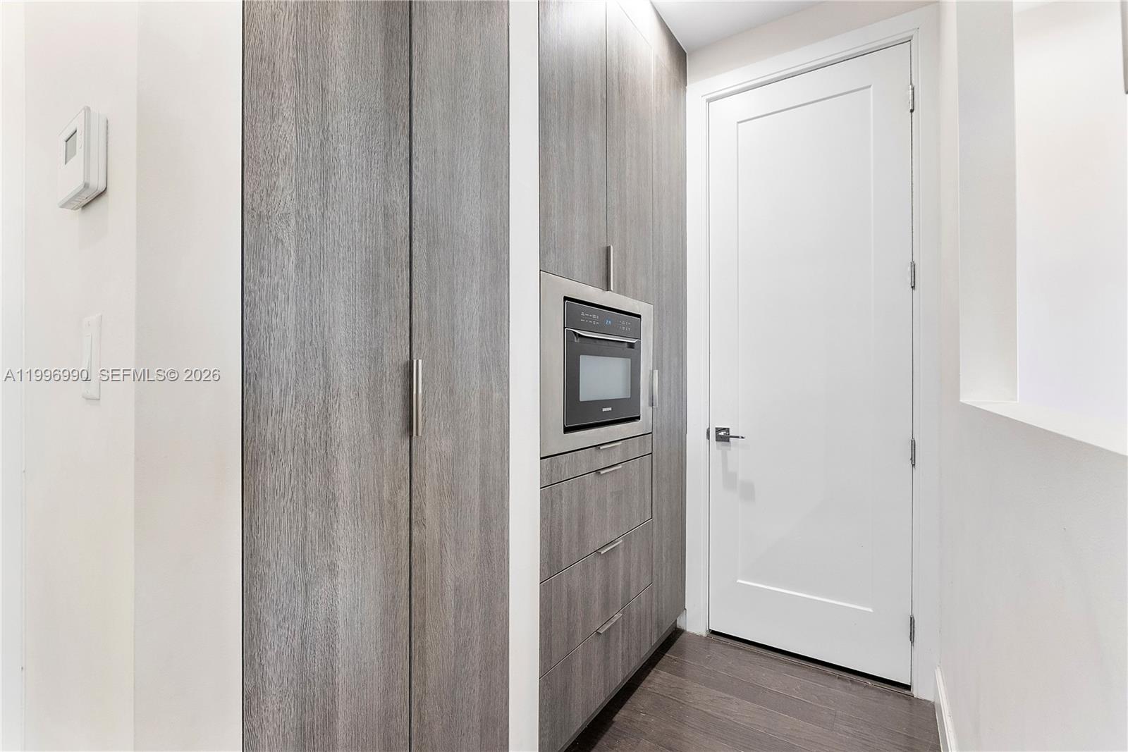 DOWNTOWN DORAL SOUTH PHAS - Residential