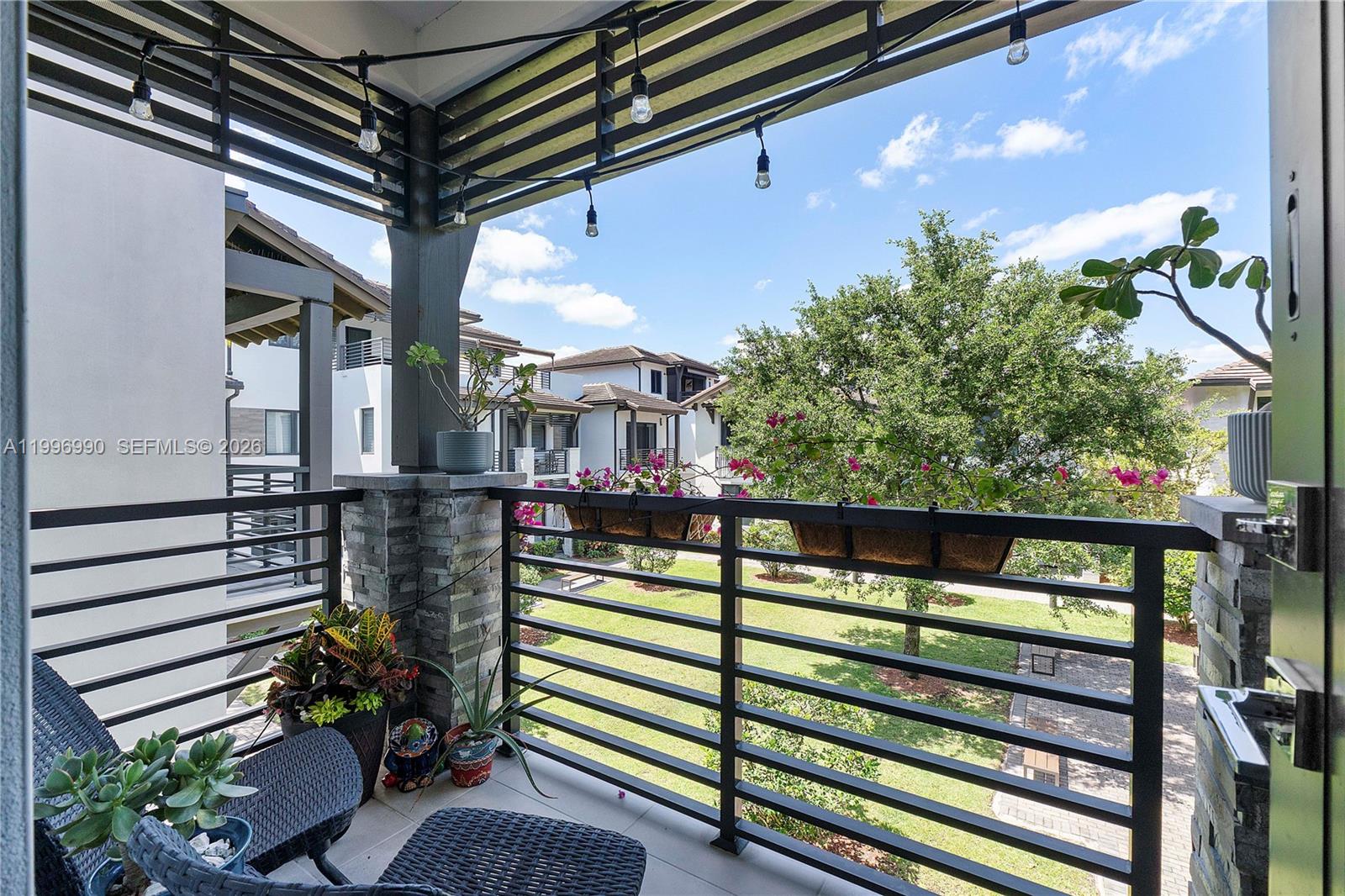 DOWNTOWN DORAL SOUTH PHAS - Residential