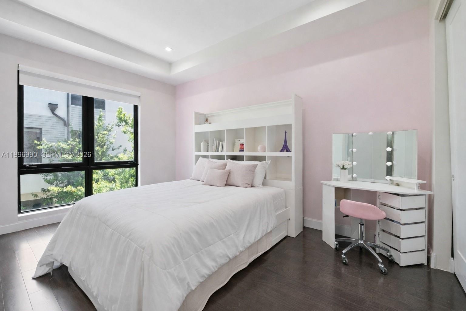 DOWNTOWN DORAL SOUTH PHAS - Residential