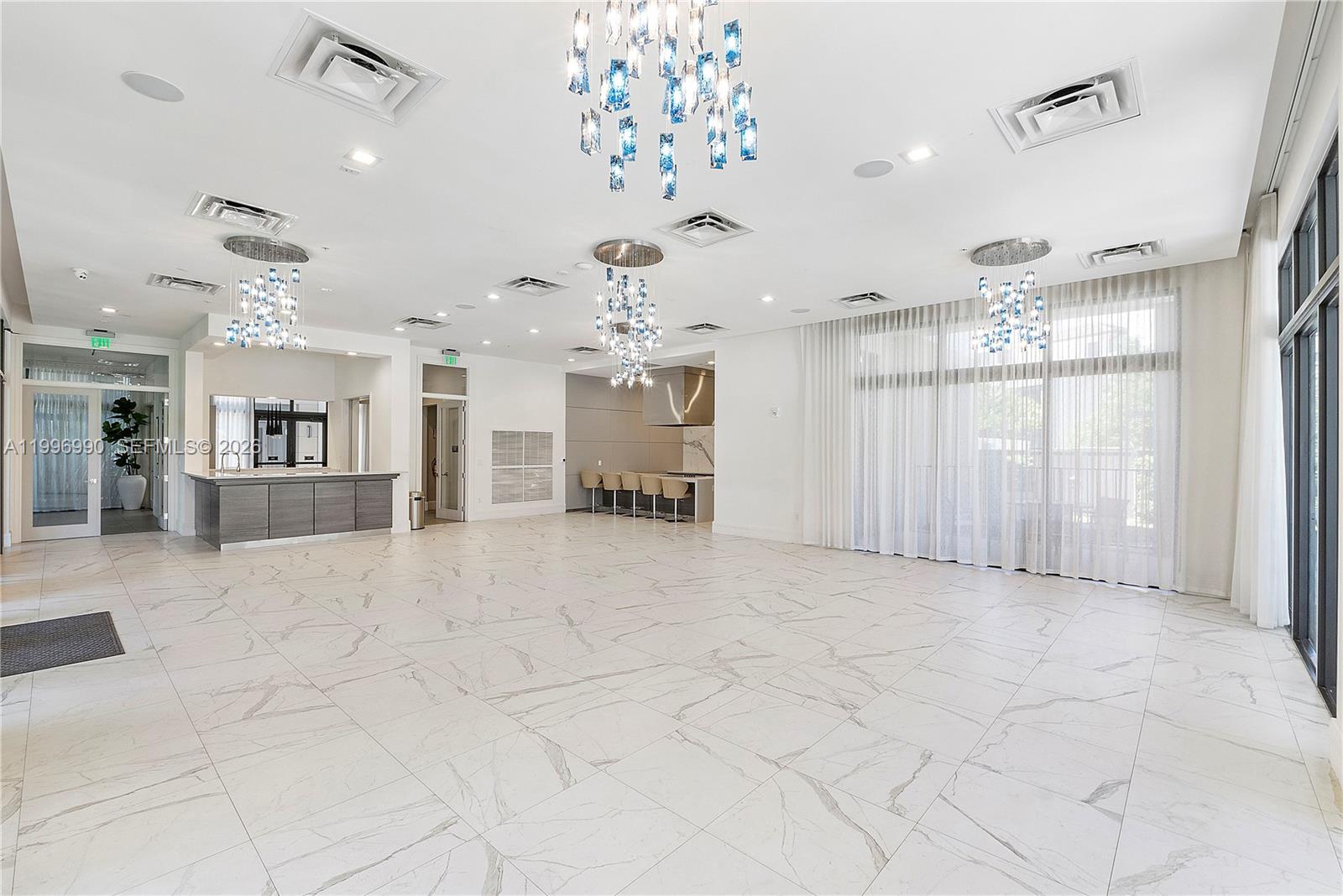 DOWNTOWN DORAL SOUTH PHAS - Residential