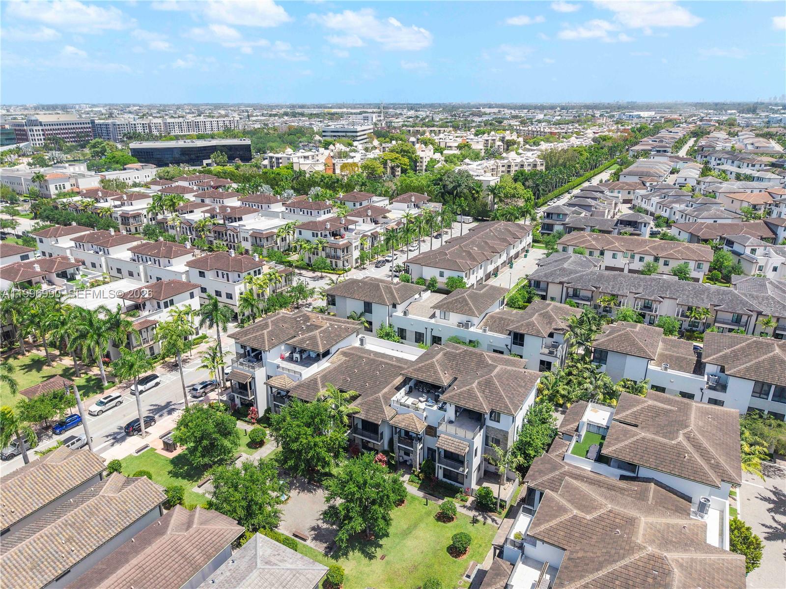 DOWNTOWN DORAL SOUTH PHAS - Residential