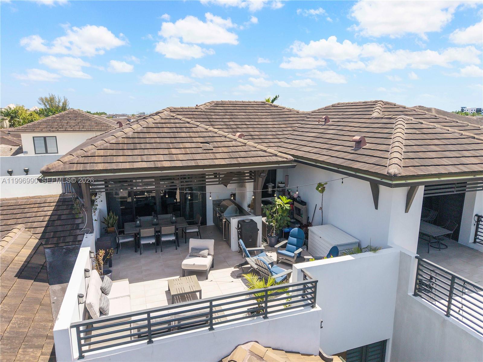 DOWNTOWN DORAL SOUTH PHAS - Residential