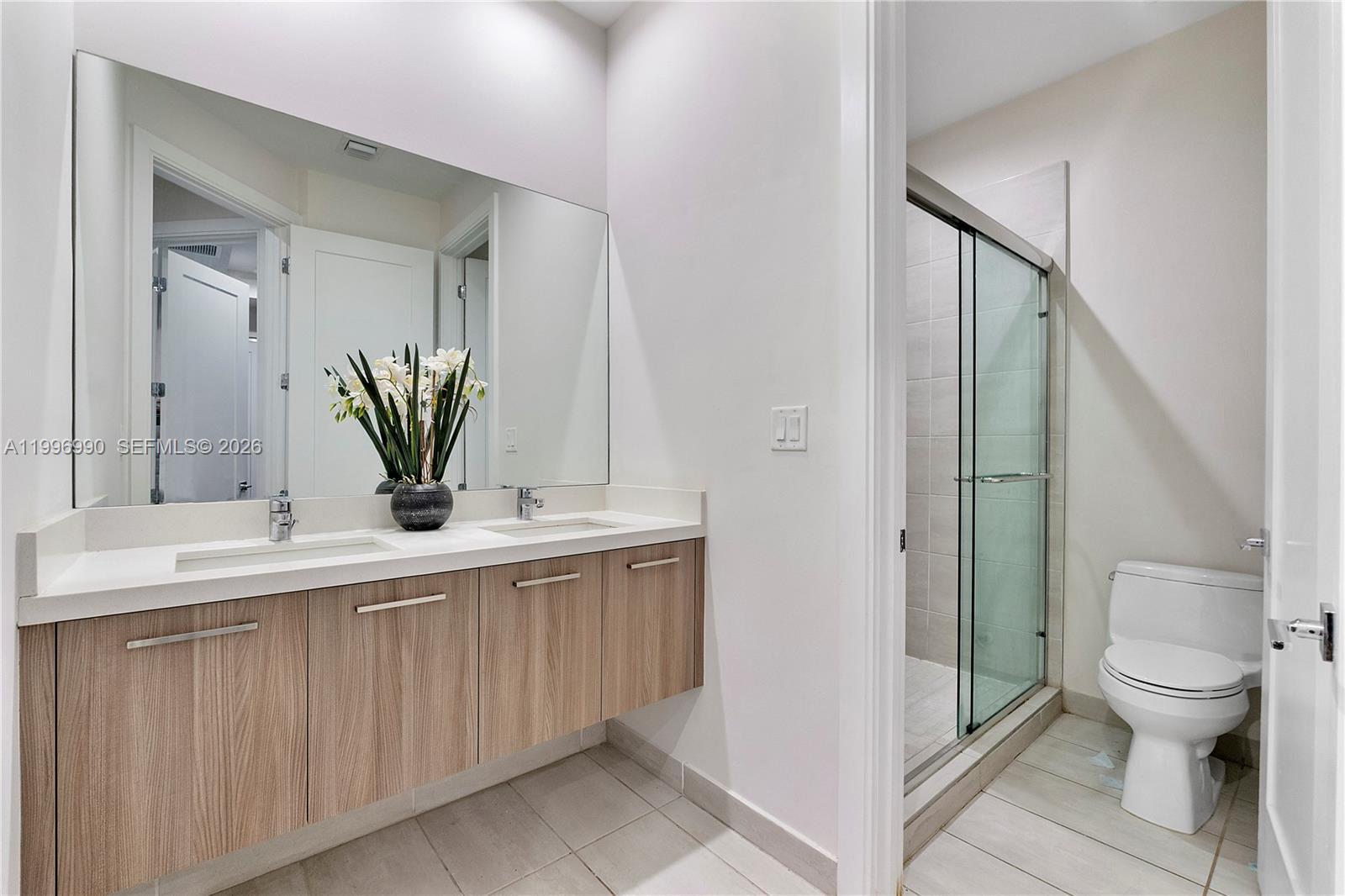 DOWNTOWN DORAL SOUTH PHAS - Residential