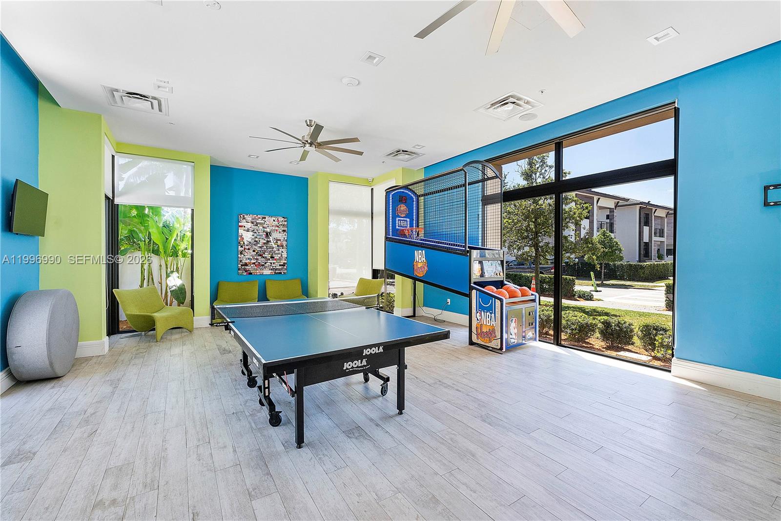 DOWNTOWN DORAL SOUTH PHAS - Residential