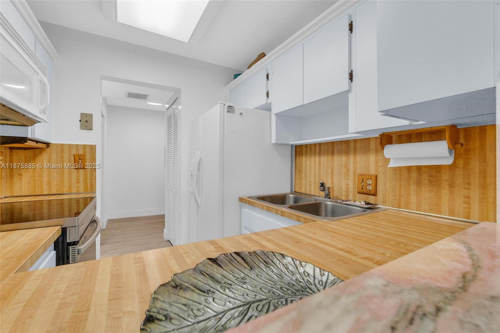 MANARANDA VILLAGE CONDO - Residential