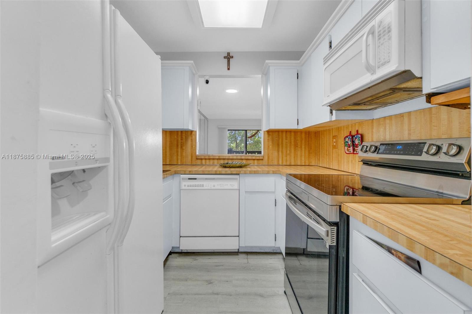 MANARANDA VILLAGE CONDO - Residential