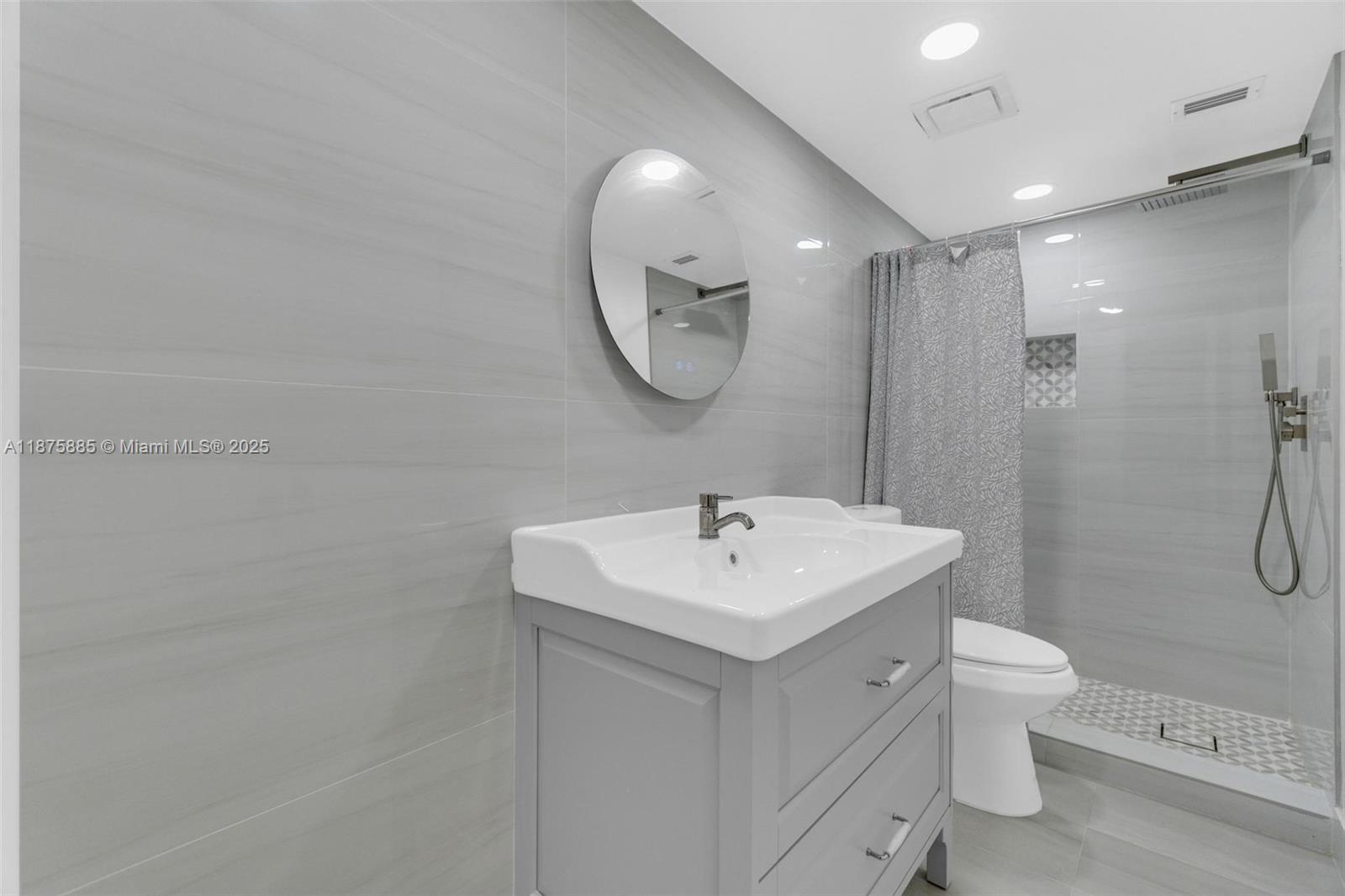 MANARANDA VILLAGE CONDO - Residential