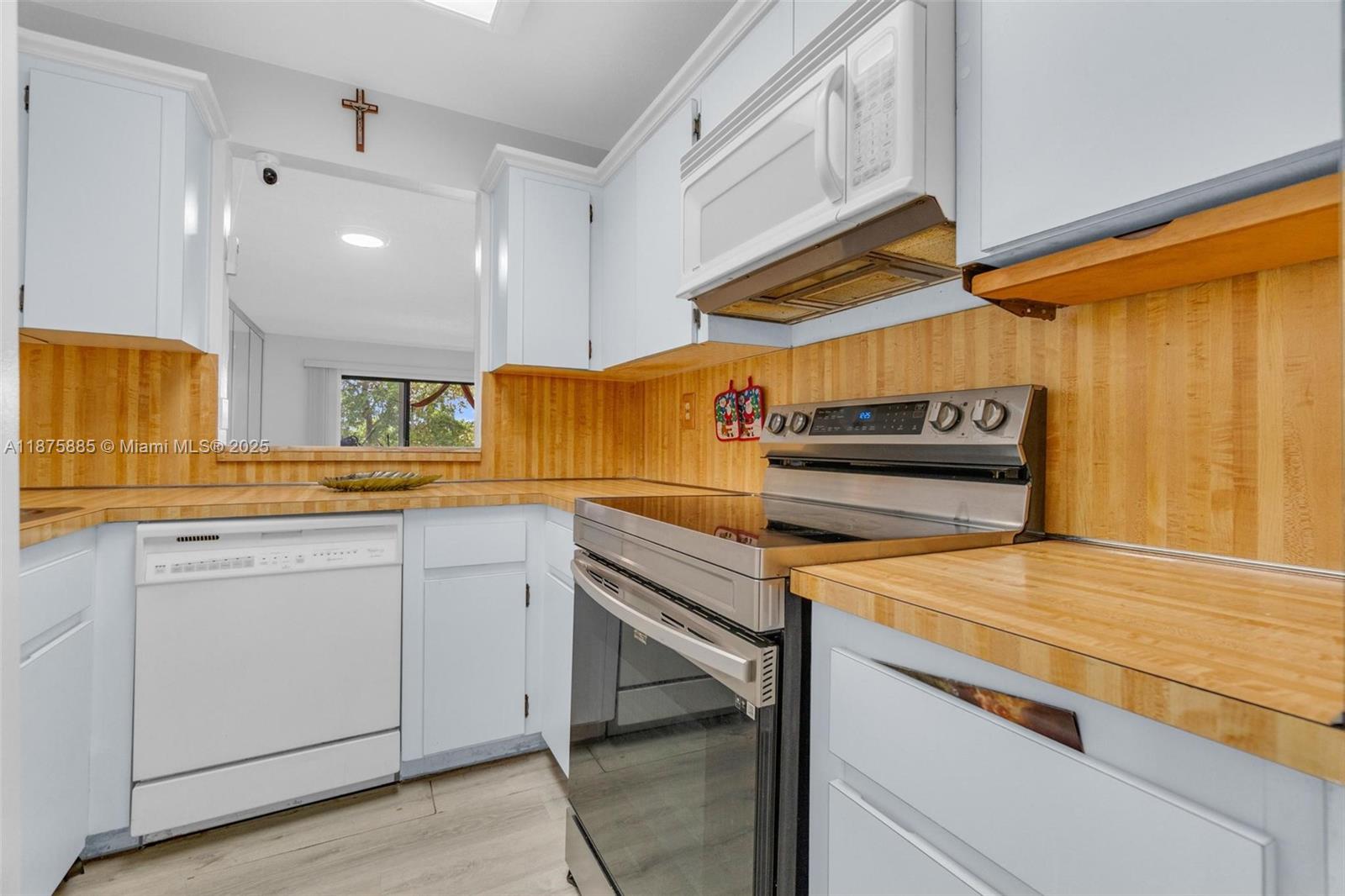 MANARANDA VILLAGE CONDO - Residential