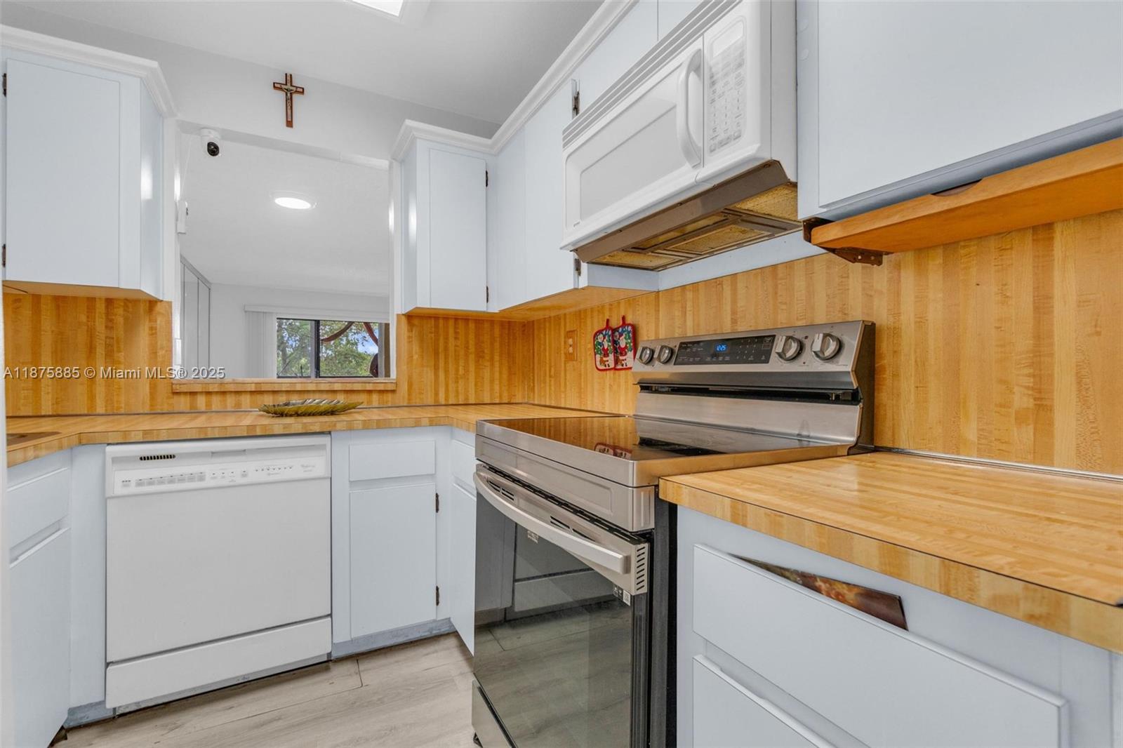 MANARANDA VILLAGE CONDO - Residential