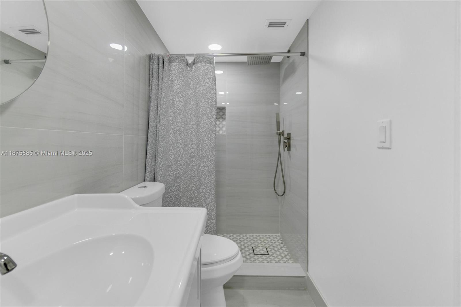 MANARANDA VILLAGE CONDO - Residential