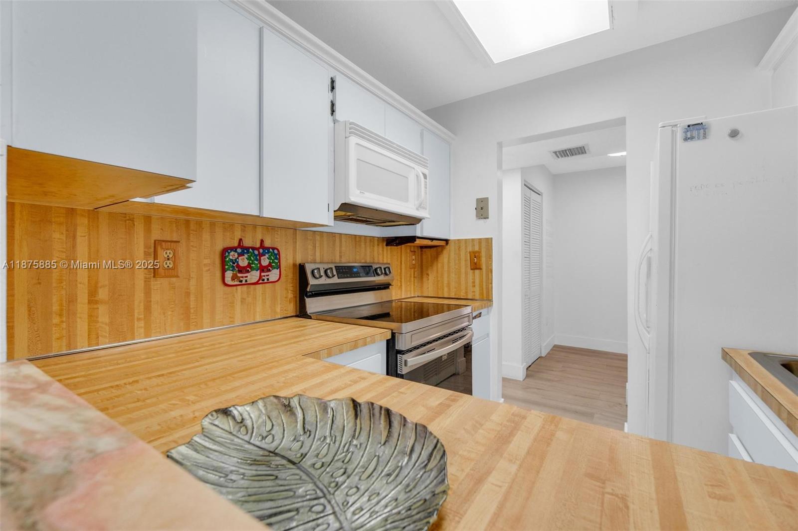 MANARANDA VILLAGE CONDO - Residential