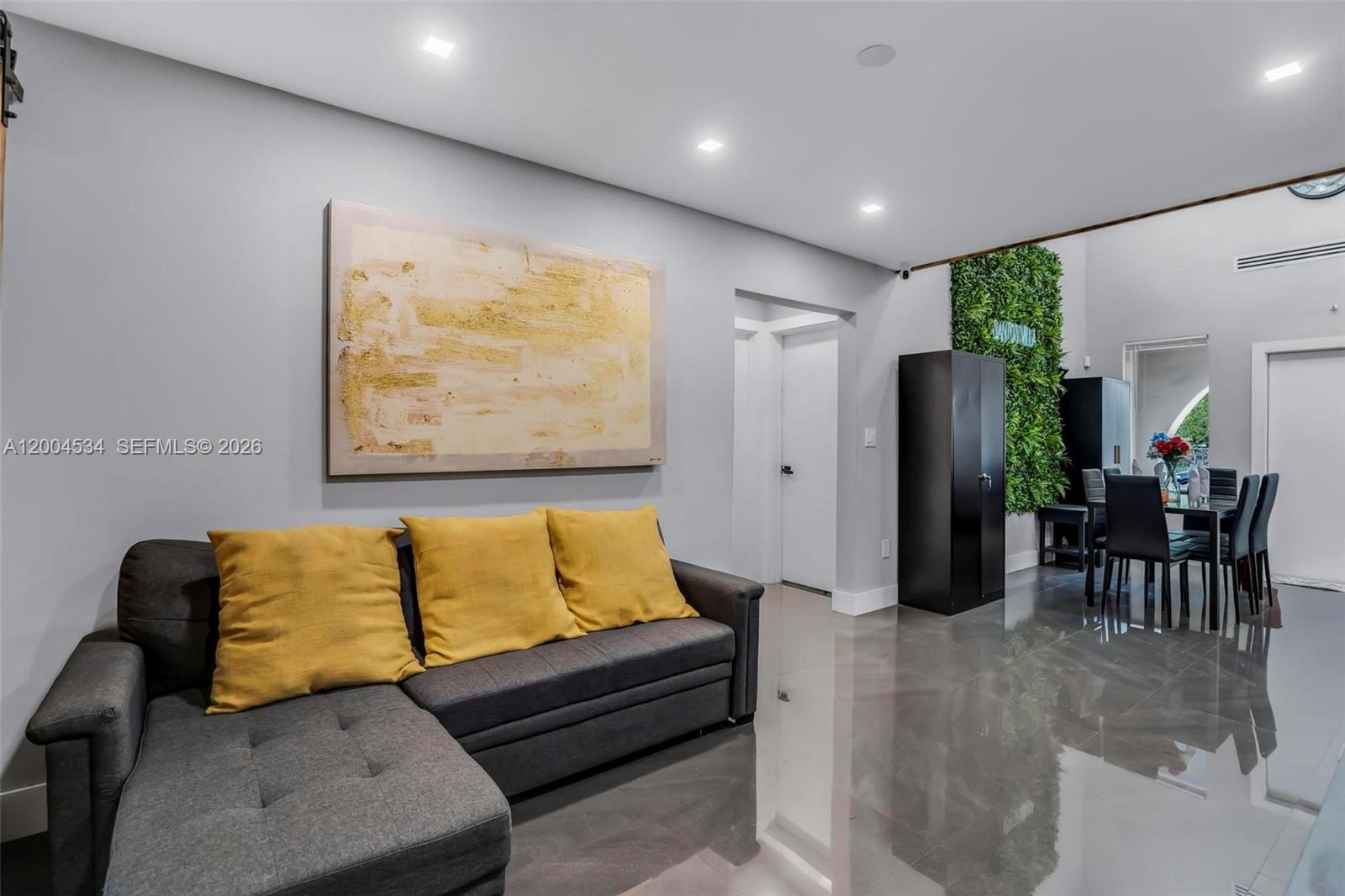17 AVE MANOR 2ND ADDN - Residential