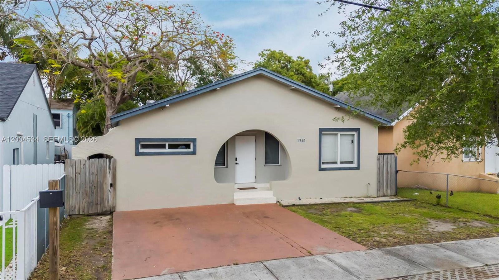 17 AVE MANOR 2ND ADDN - Residential