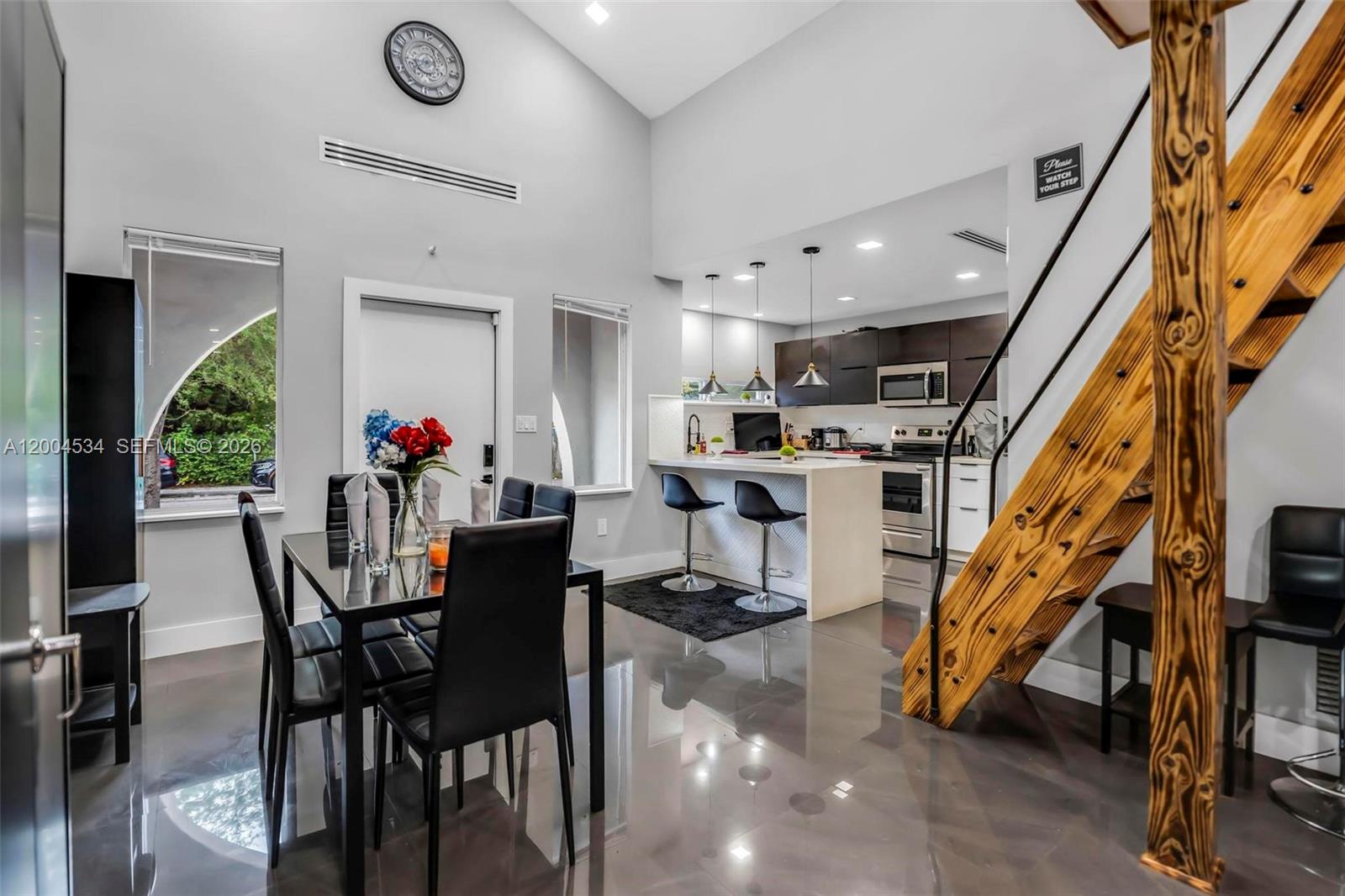 17 AVE MANOR 2ND ADDN - Residential