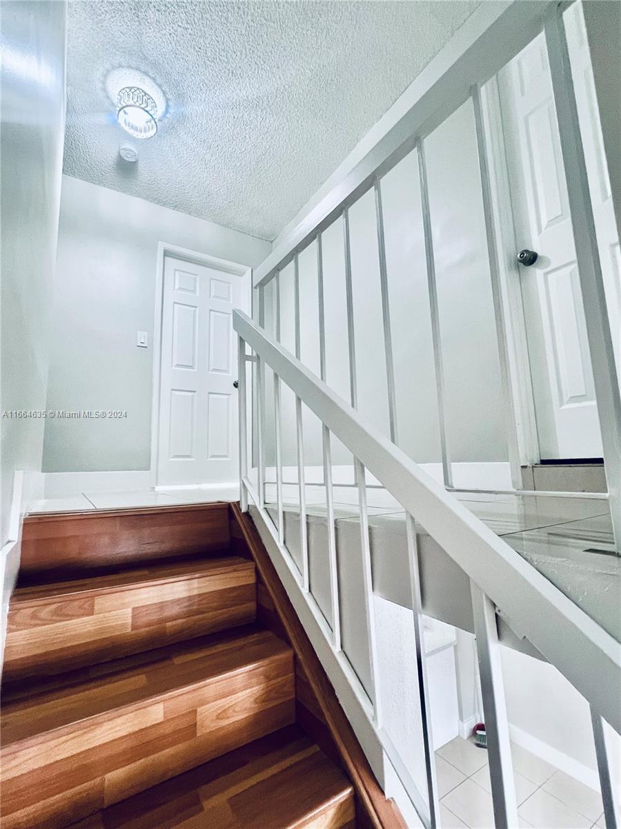 VILLAS UNIVERSITY SQUARE - Residential Lease