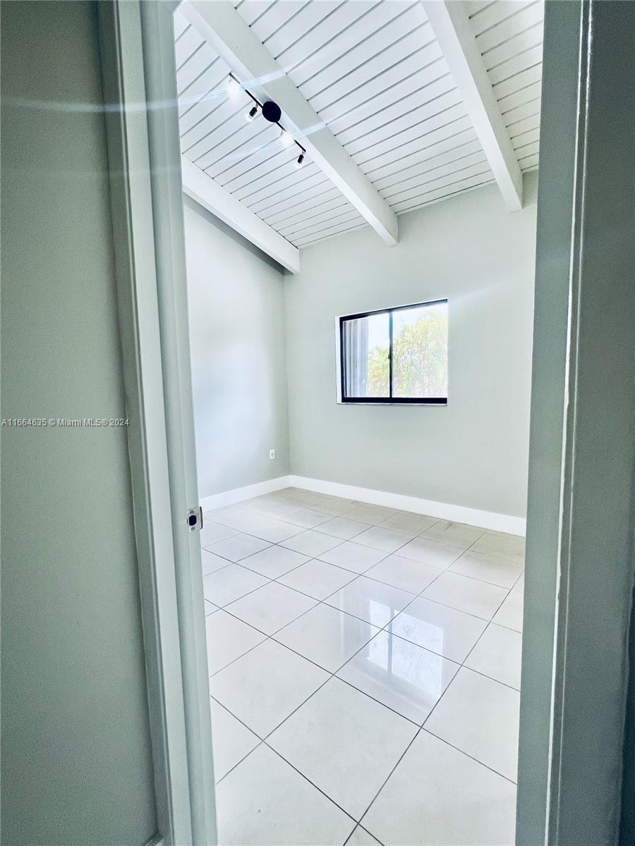 VILLAS UNIVERSITY SQUARE - Residential Lease
