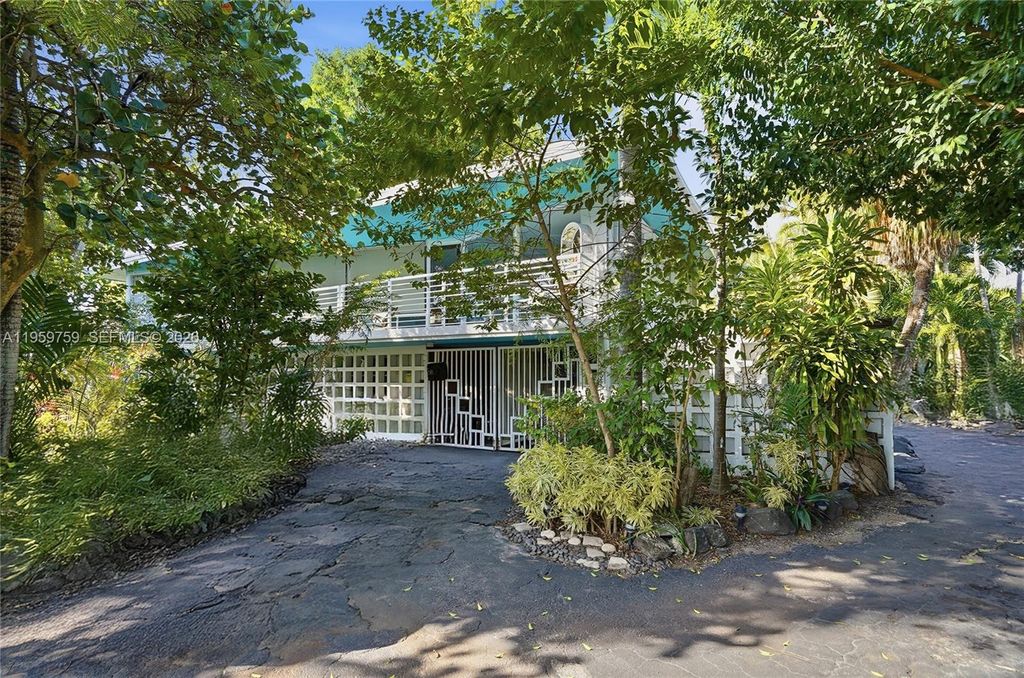 Photo of 1511 S Ocean Dr, Fort Lauderdale, FL 33316 (MLS # A11959759)