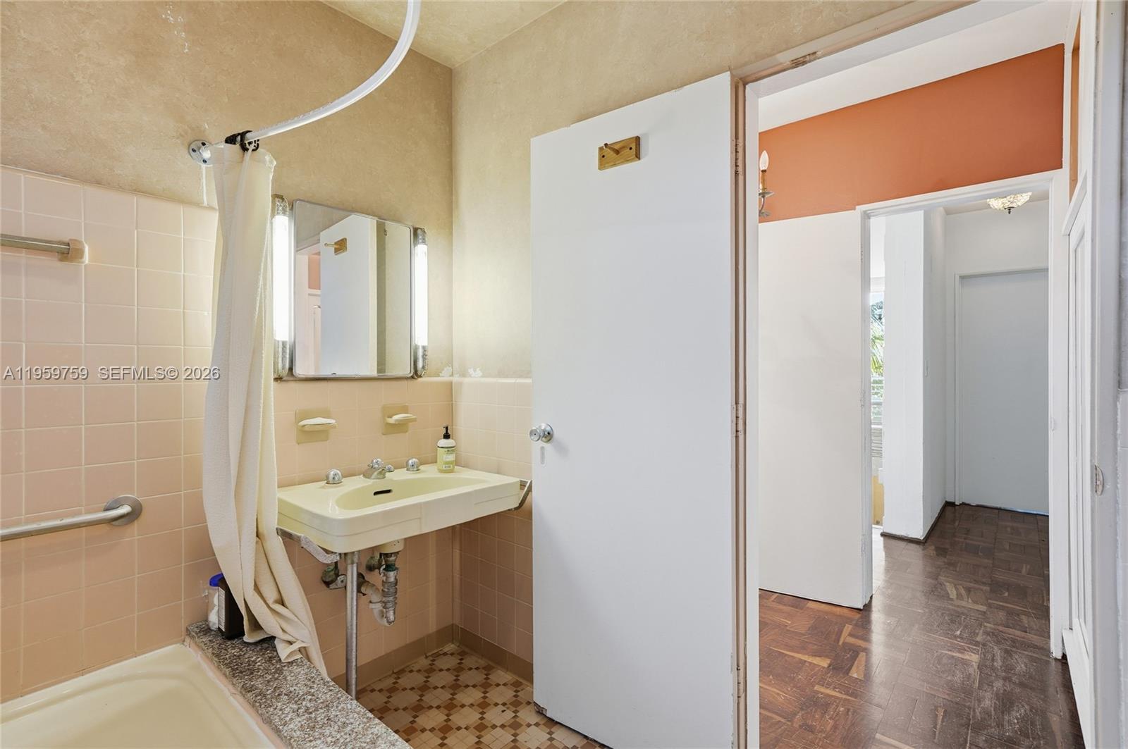 HARBOR BEACH - Residential