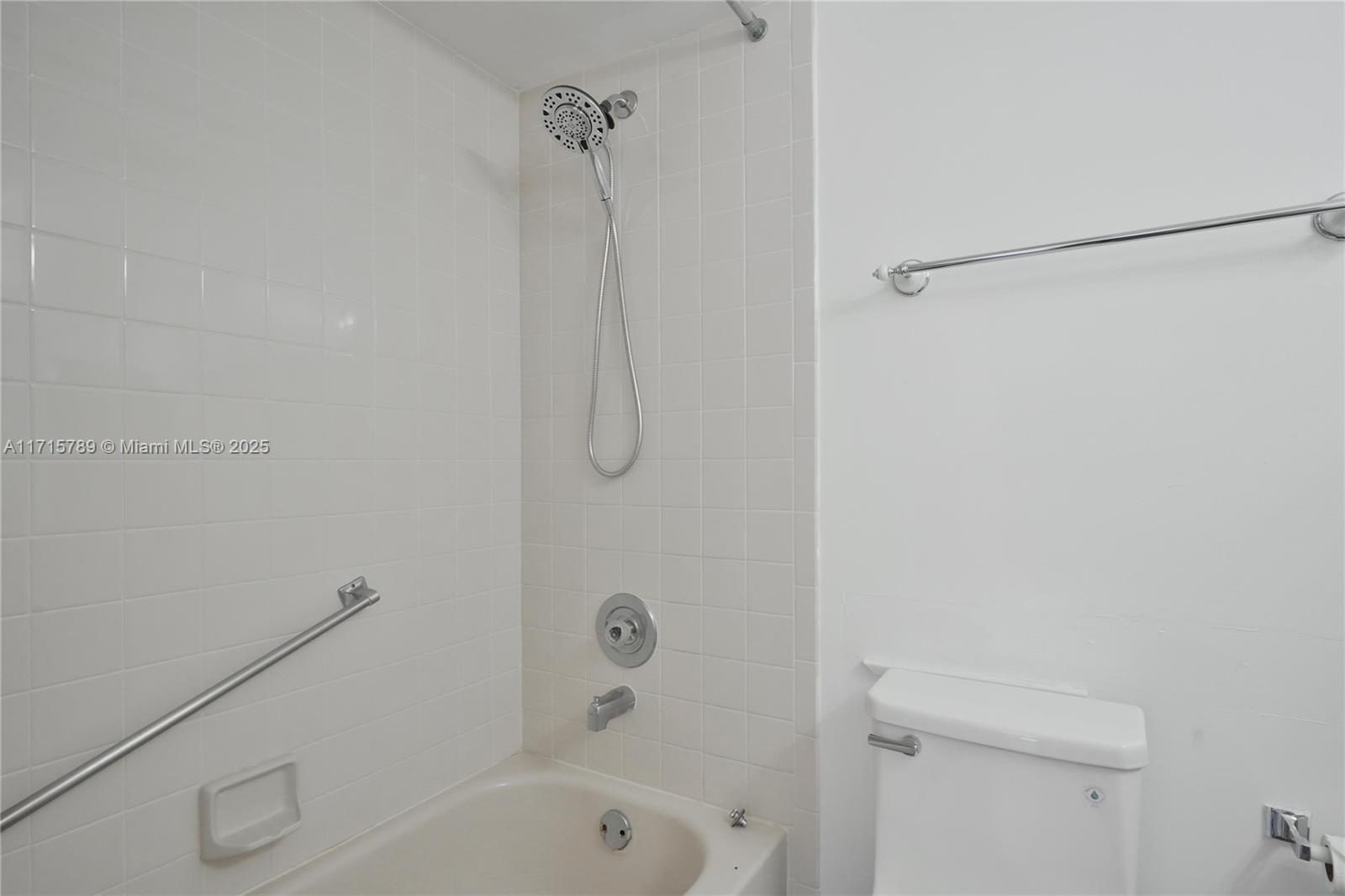 BONAIRE AT WOODMONT NO 5- - Residential