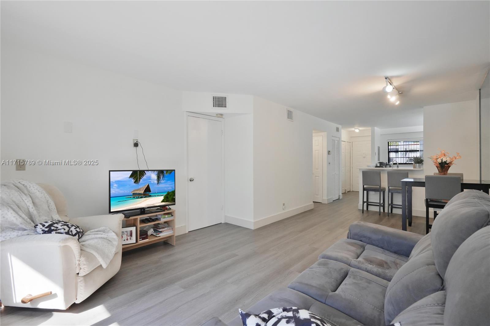 BONAIRE AT WOODMONT NO 5- - Residential