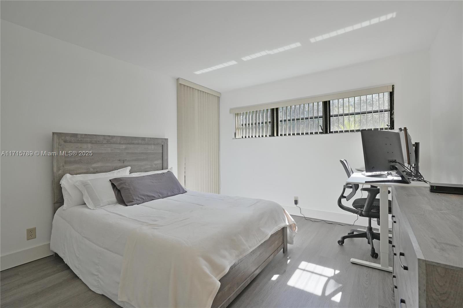 BONAIRE AT WOODMONT NO 5- - Residential