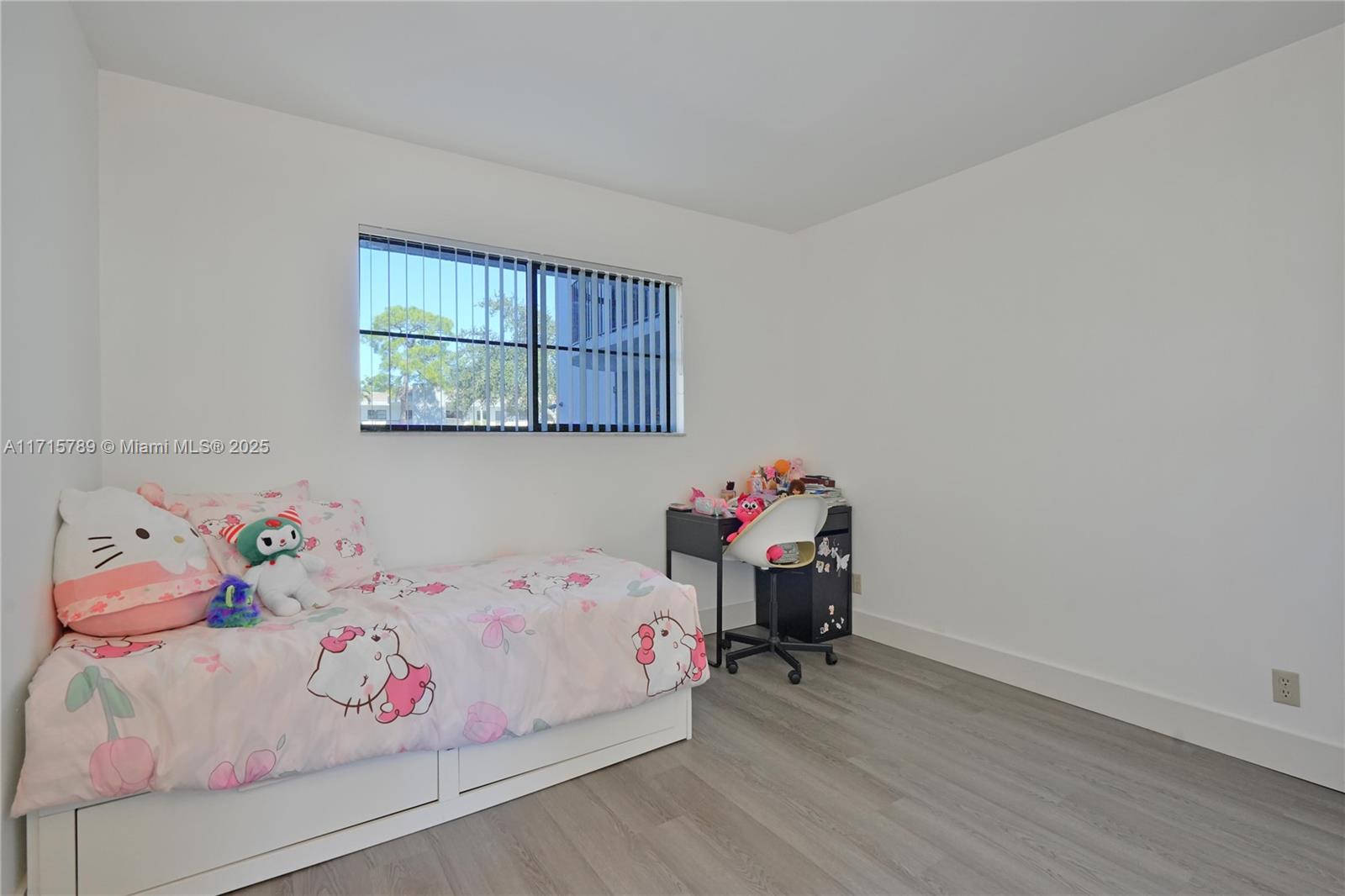 BONAIRE AT WOODMONT NO 5- - Residential