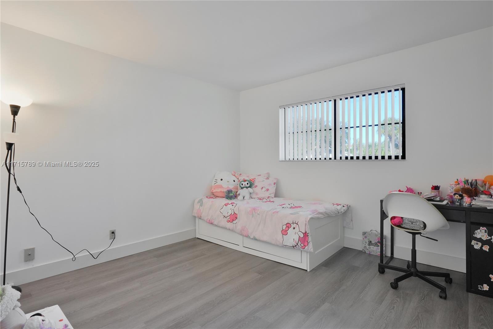 BONAIRE AT WOODMONT NO 5- - Residential