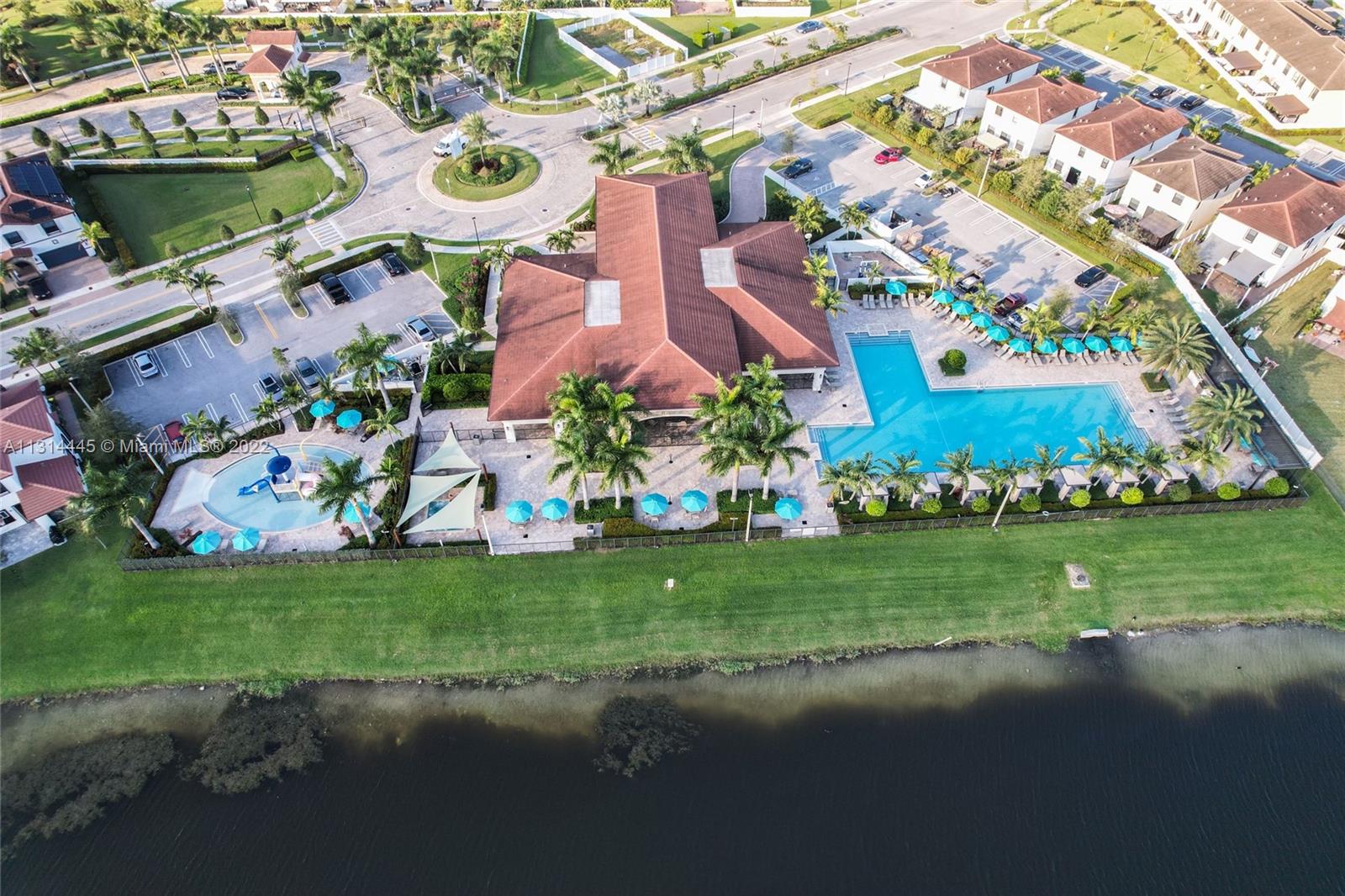 AQUABELLA SECTION ONE - Residential