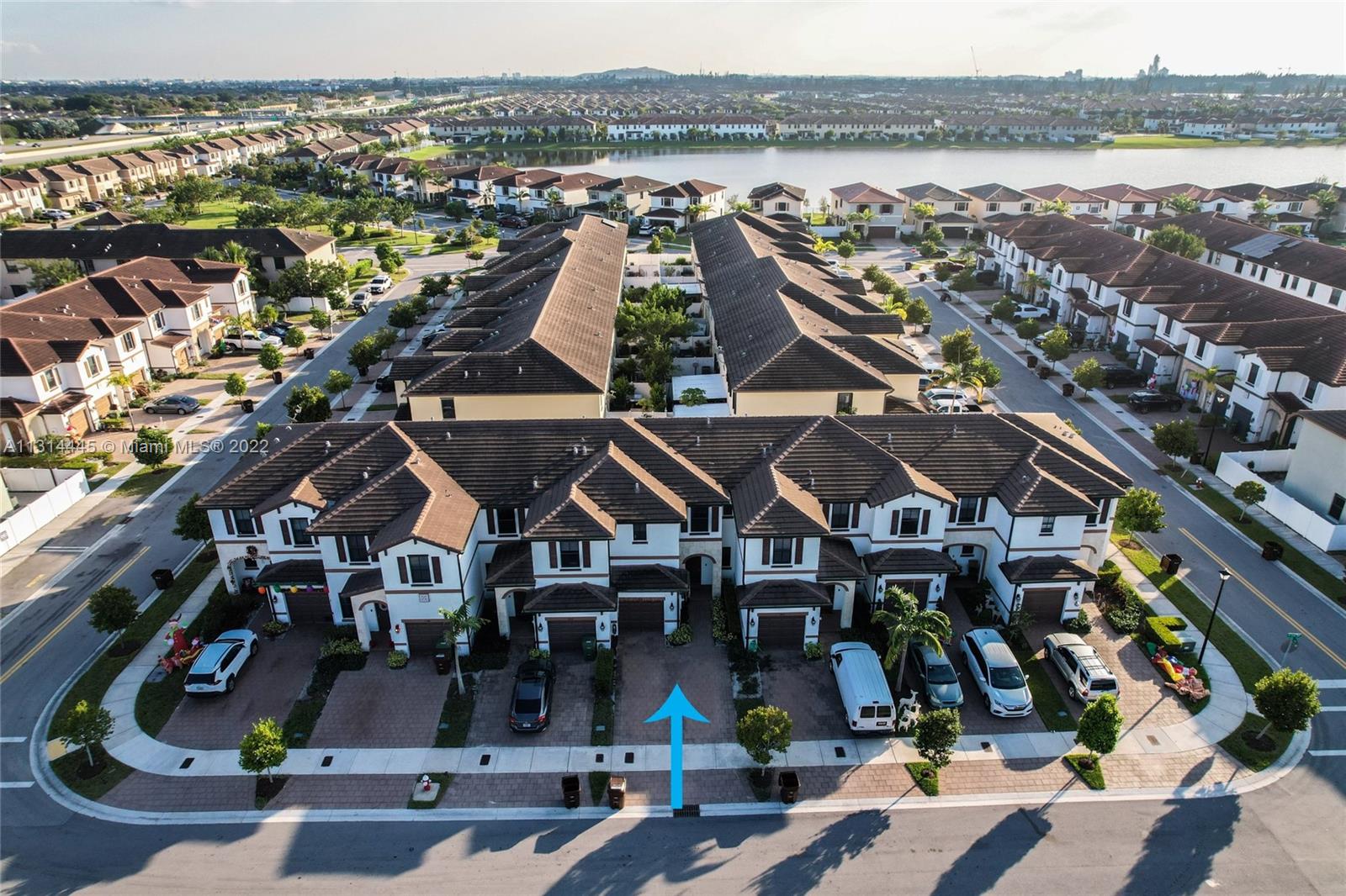 AQUABELLA SECTION ONE - Residential