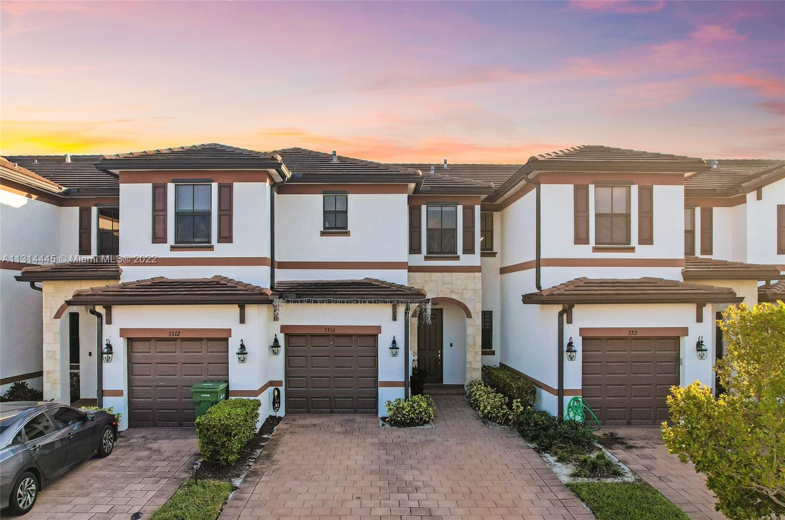 AQUABELLA SECTION ONE - Residential