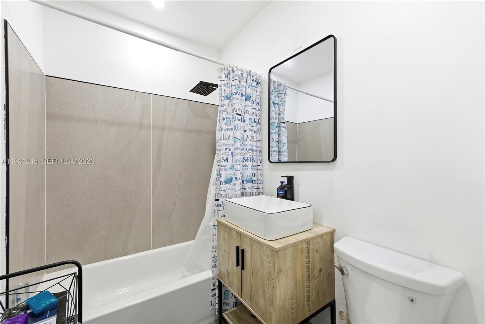 WASHINGTON PARK HALLANDAL - Residential Income