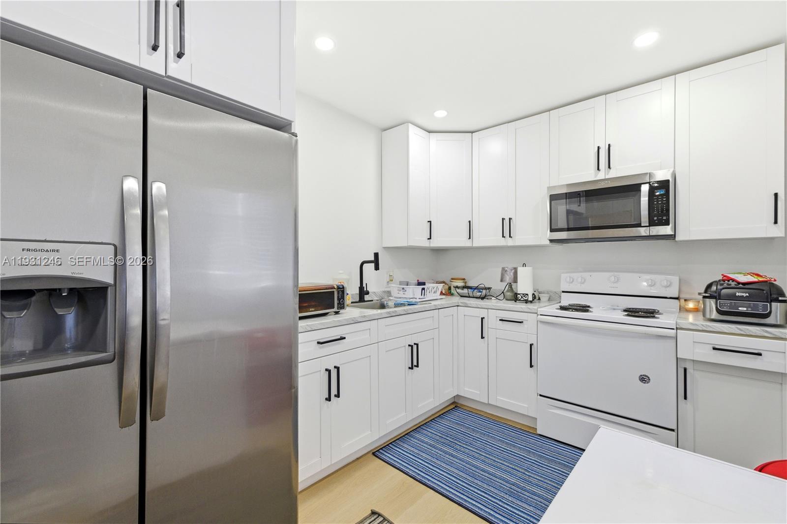 WASHINGTON PARK HALLANDAL - Residential Income