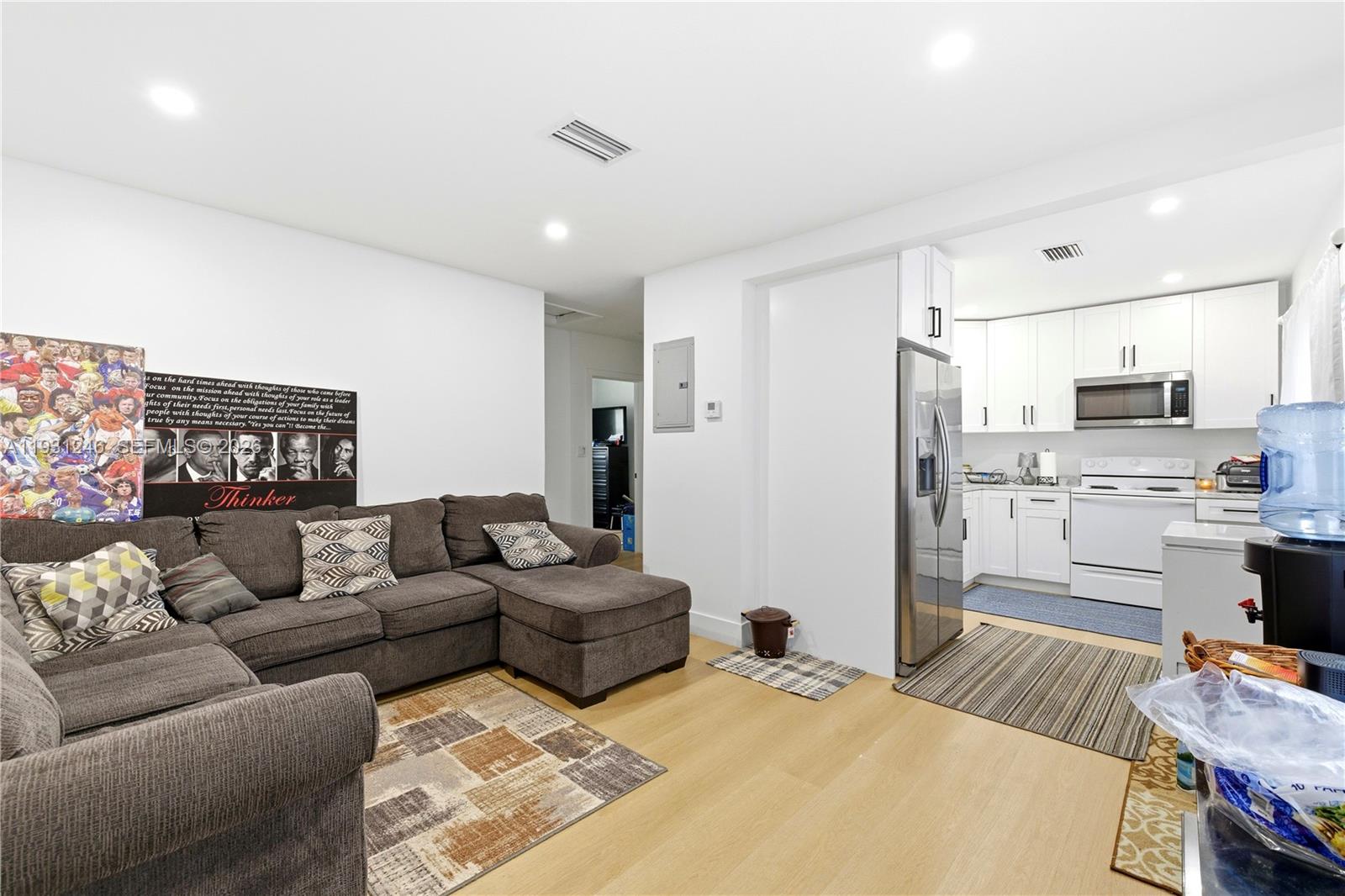 WASHINGTON PARK HALLANDAL - Residential Income