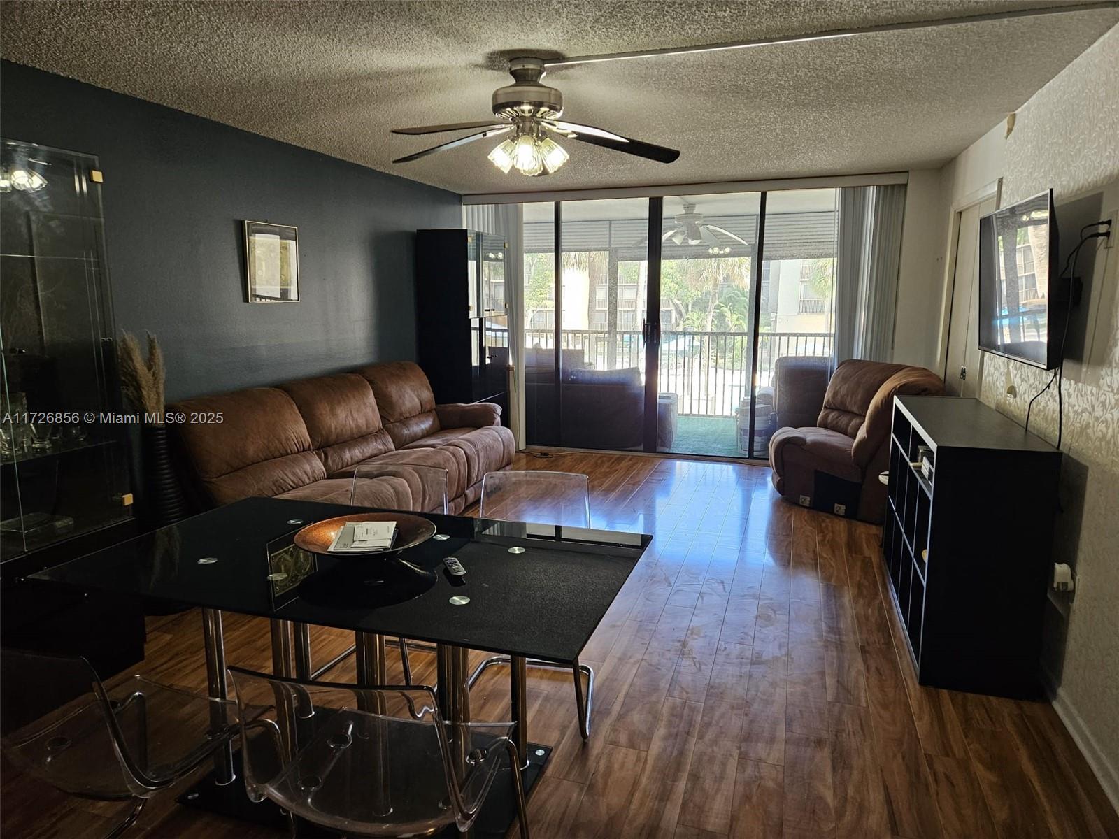 2808 N 46th Ave E353, Hollywood, Broward County, Florida - 2 Bedrooms  
2 Bathrooms - 