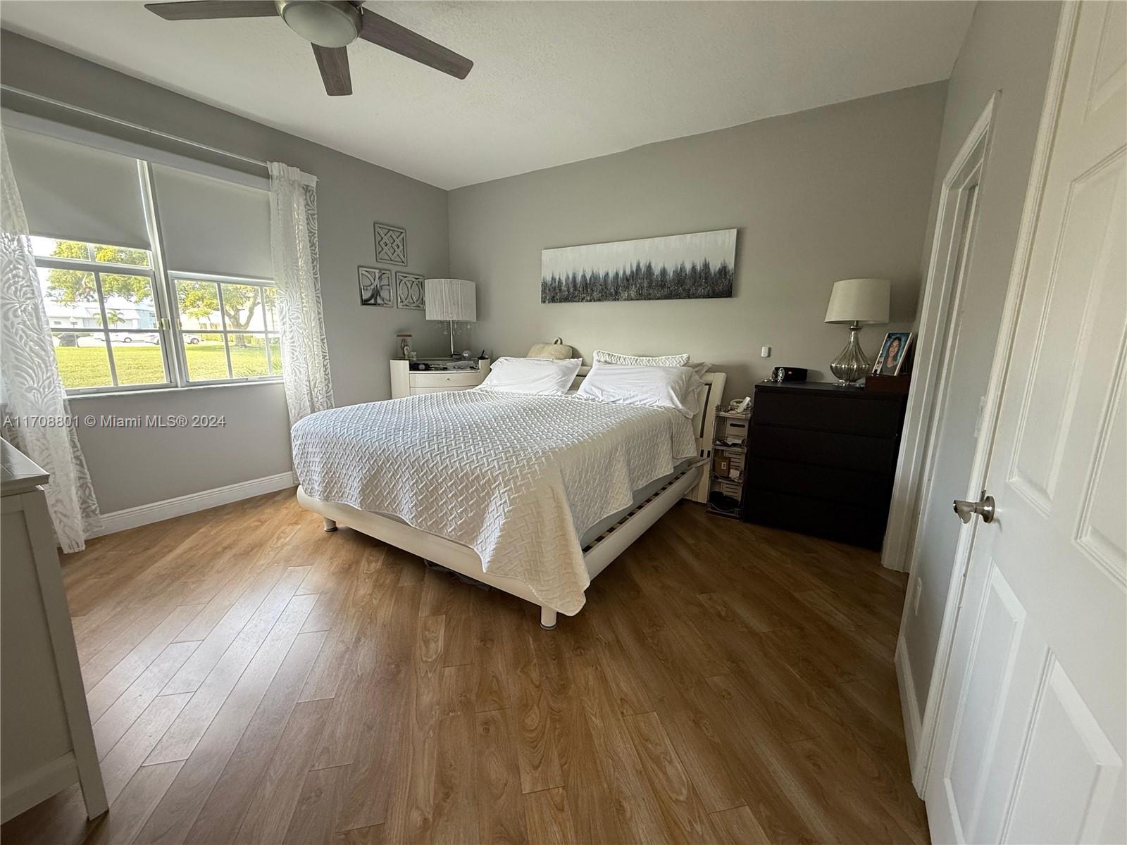 PINES OF BOCA BARWOOD CON - Residential