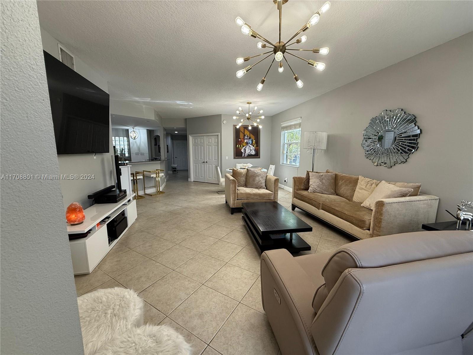 PINES OF BOCA BARWOOD CON - Residential