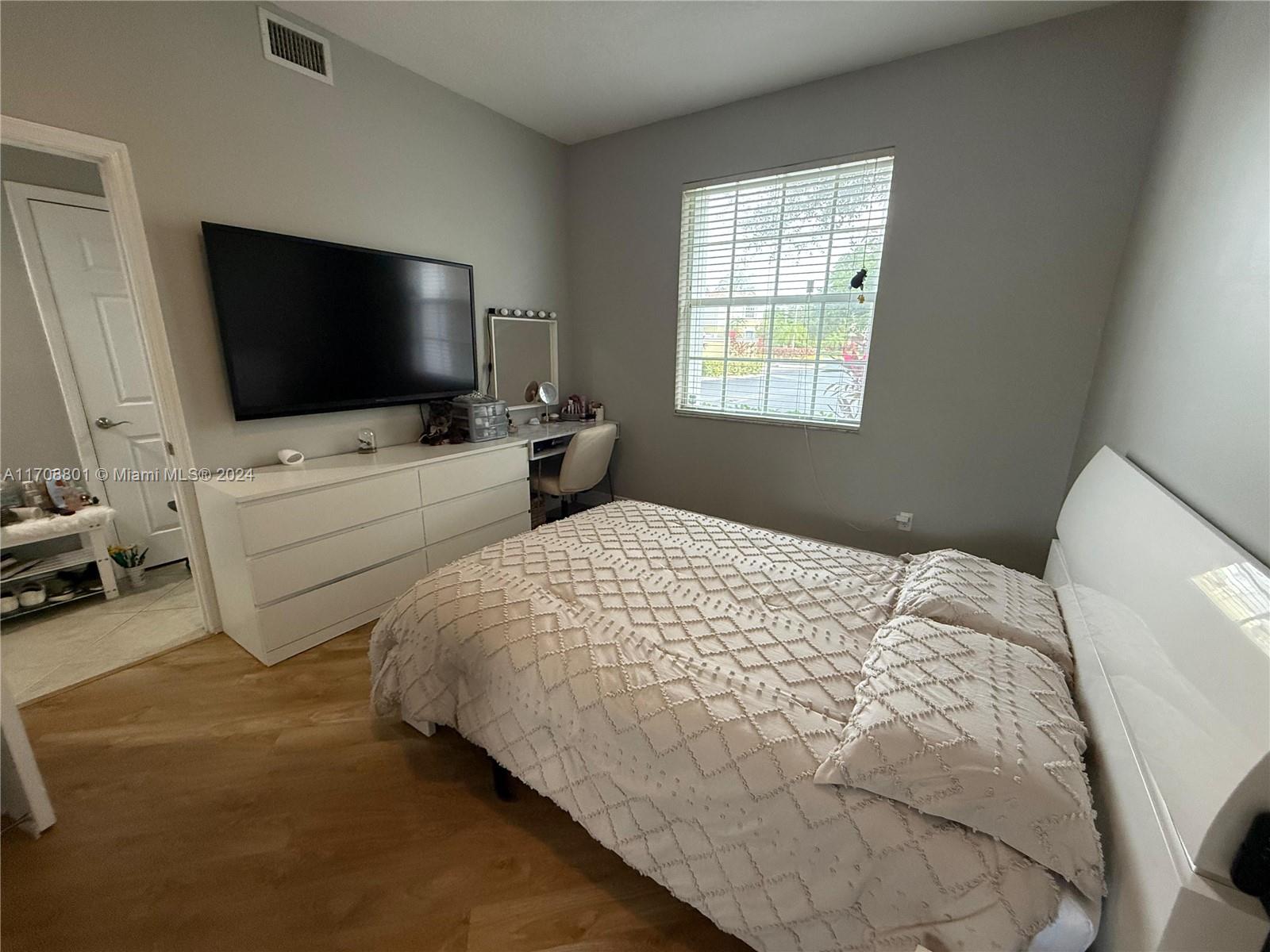PINES OF BOCA BARWOOD CON - Residential