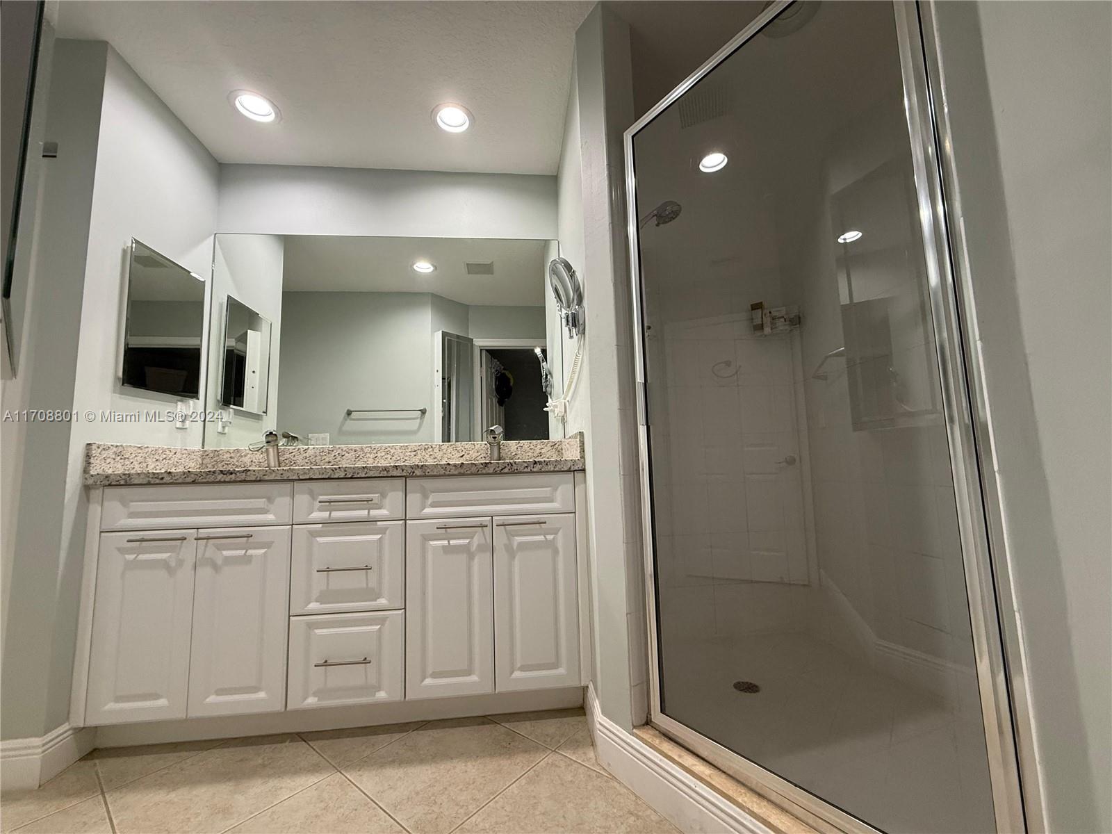 PINES OF BOCA BARWOOD CON - Residential