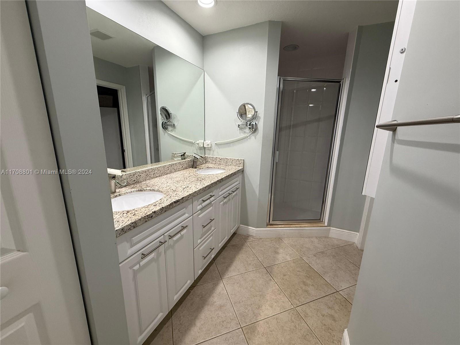 PINES OF BOCA BARWOOD CON - Residential