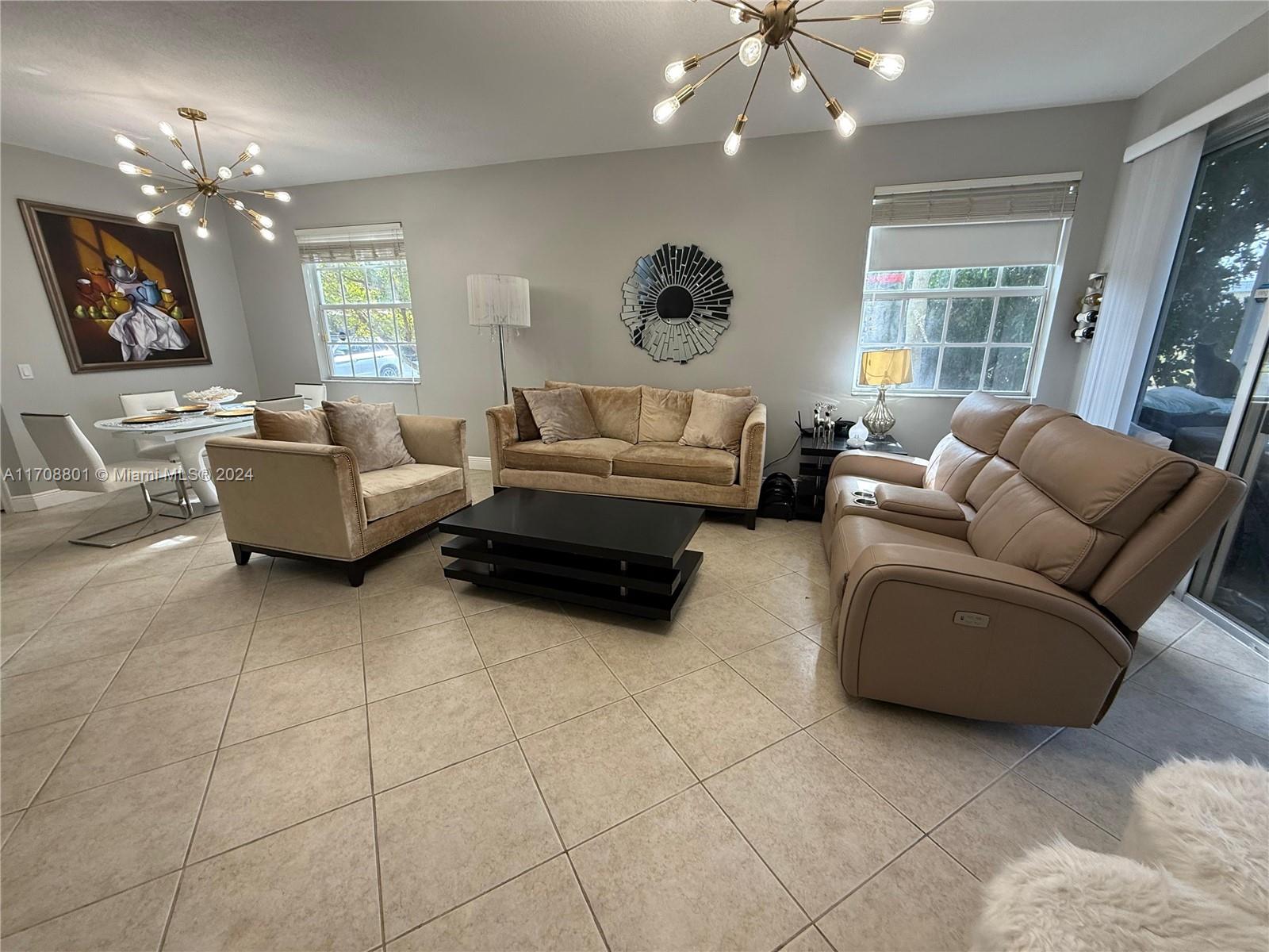 PINES OF BOCA BARWOOD CON - Residential