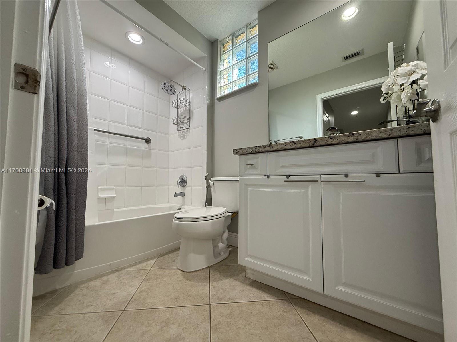 PINES OF BOCA BARWOOD CON - Residential