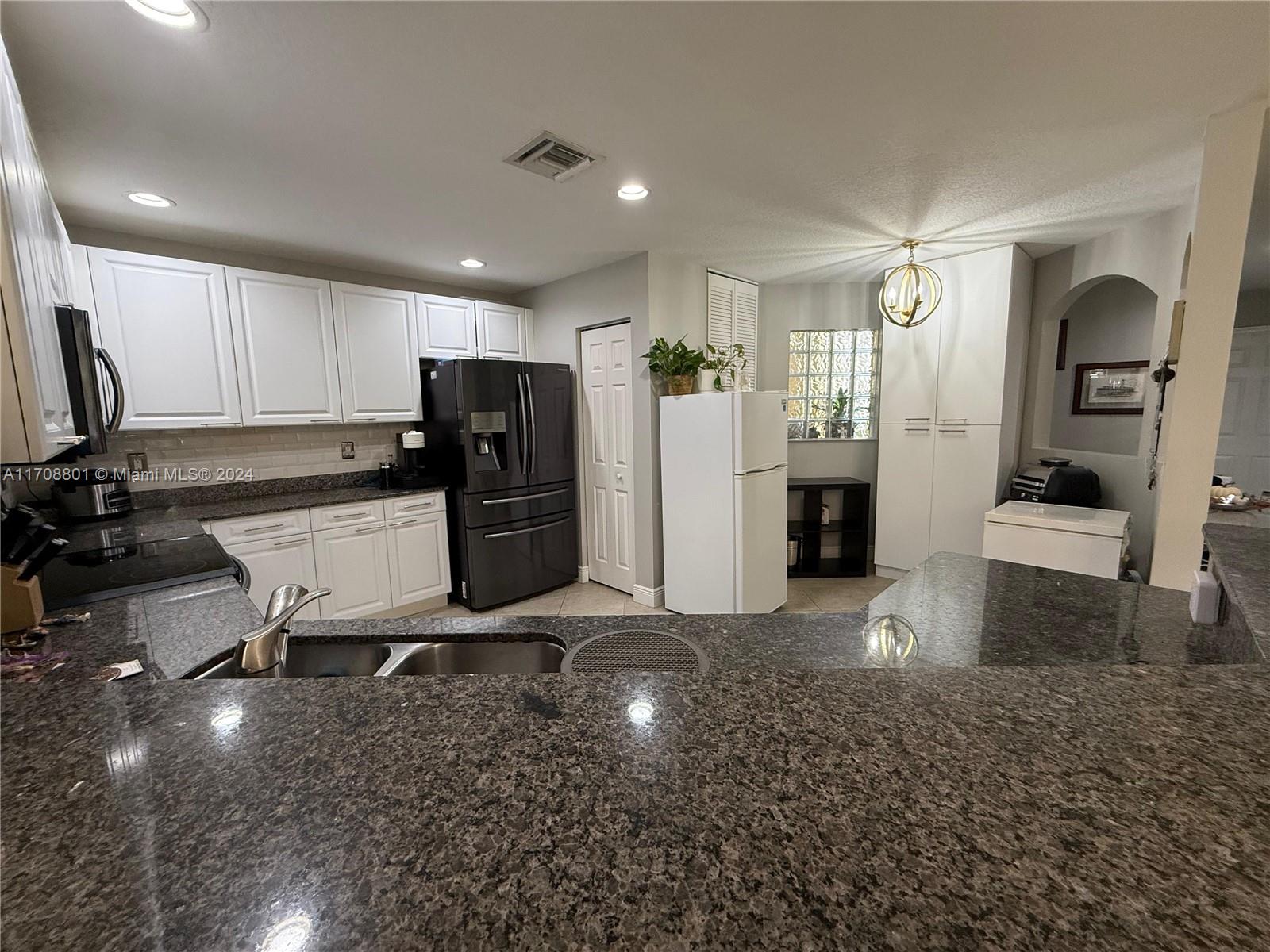 PINES OF BOCA BARWOOD CON - Residential
